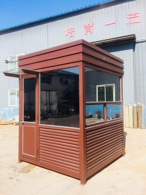 鞍山鞍钢工厂吸烟岗亭 防火防潮与颜值兼具，铝塑门成亮点